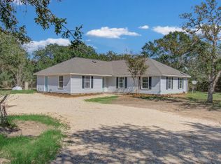 1060 Brandt Ln, Columbus, TX 78934