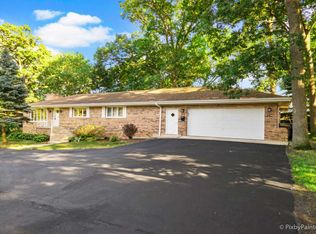 219 Park Ln, Roselle, IL 60172