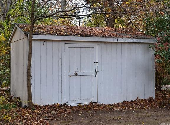 4th image of 308 White Oaks Dr