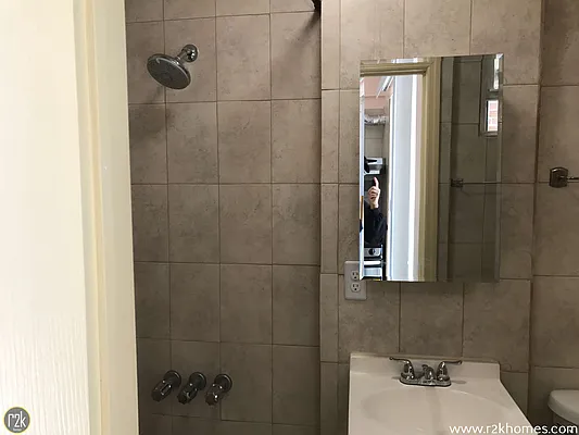 Rented by Realty 2000 Corp | media 5