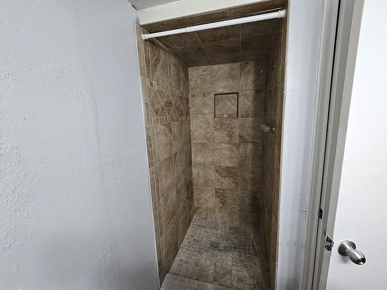 5702 Easthampton Dr #D — Photo 10