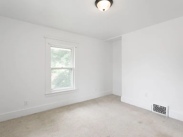 230 E Mishawaka Ave — Photo 7