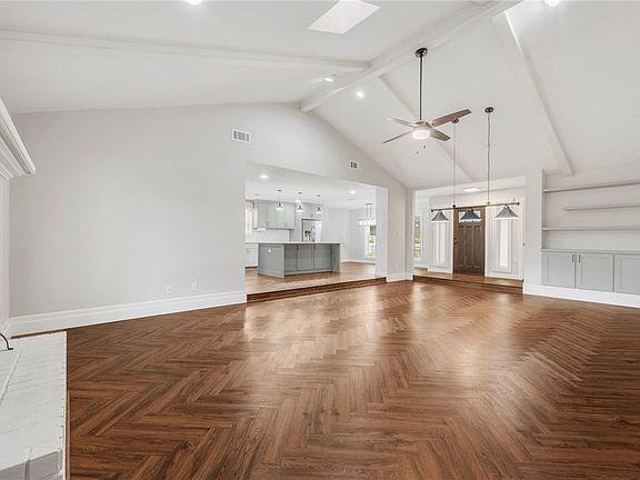 2nd image of 2605 Hollow Oak Cir