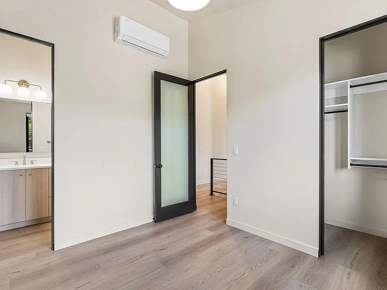 315 Riverside Blvd #3 — Photo 17