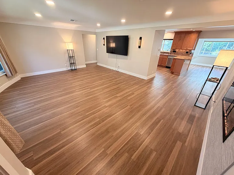 1390 NW 4th St — Photo 5