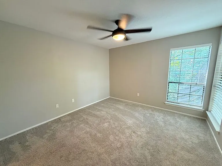 889 Dublin Dr #D — Photo 16