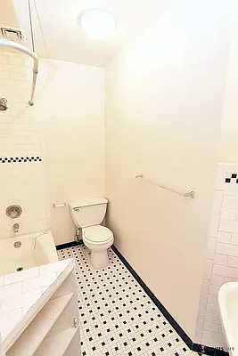 Rented by Owner | media 22