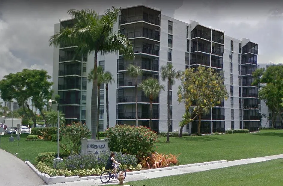 3401 N Country Club Dr #412