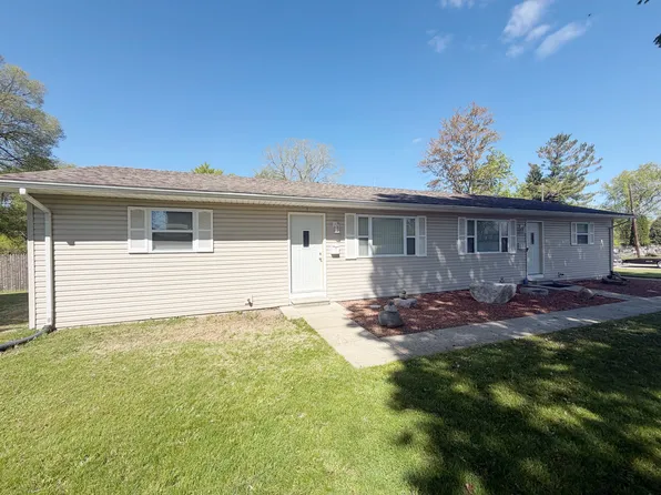 501 Wood St S, Fenton, MI 48430