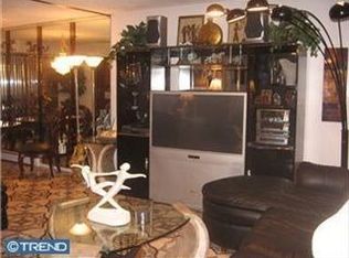 7815 Caversham Rd, Elkins Park, PA 19027