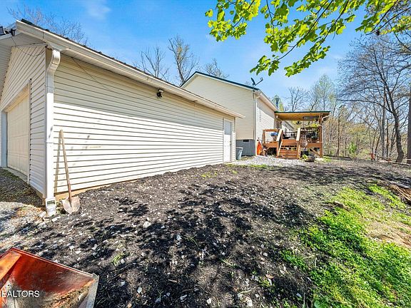 5th image of 2169 King Hollow Rd