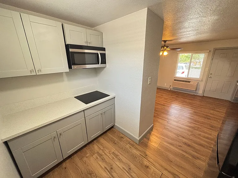 311 N 16th St #9 — Photo 6