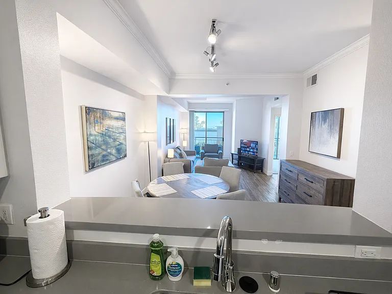 10740 Wilshire Blvd #608 — Photo 14