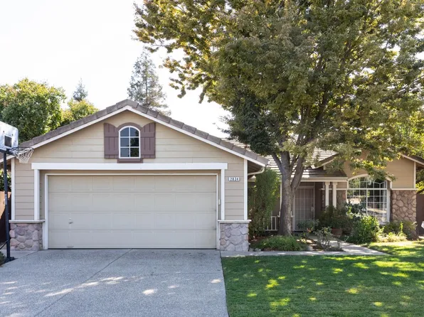 2834 Mitchell Ave, Clovis, CA 93611