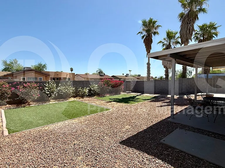 1040 W Yale Dr — Photo 13