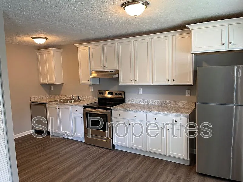 1 bed, 1.0 bath, 750 sqft, $875 — Photo 2
