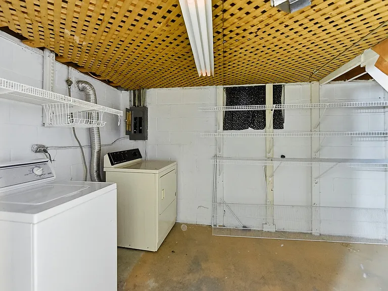 5227 Rees St — Photo 29
