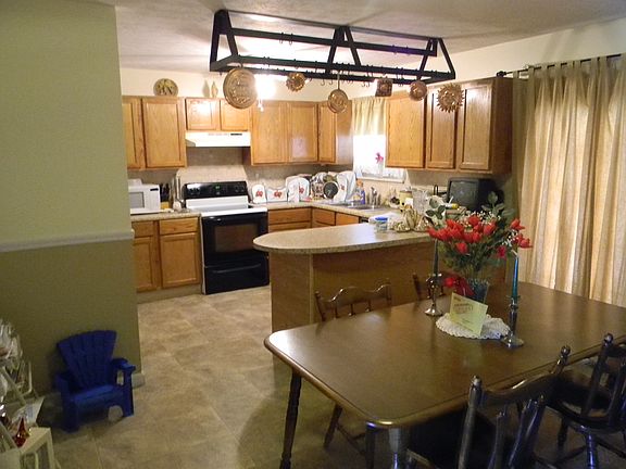 Open Kitchen/dining area