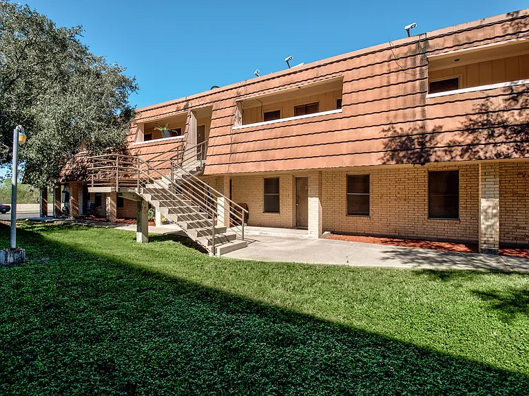 Arroyo Apartments — Photo 17