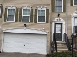 112 Lockheed Dr, Coraopolis, PA 15108