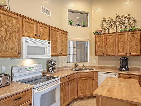 5th image of 16118 W Vale Dr
