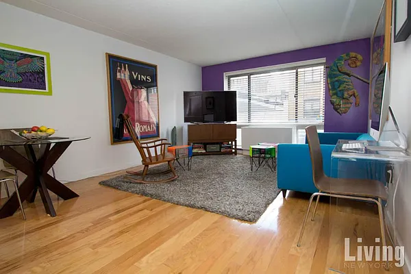 Sold by Living New York | media 4