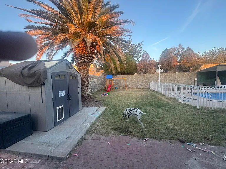 6437 Dawn Dr — Photo 9