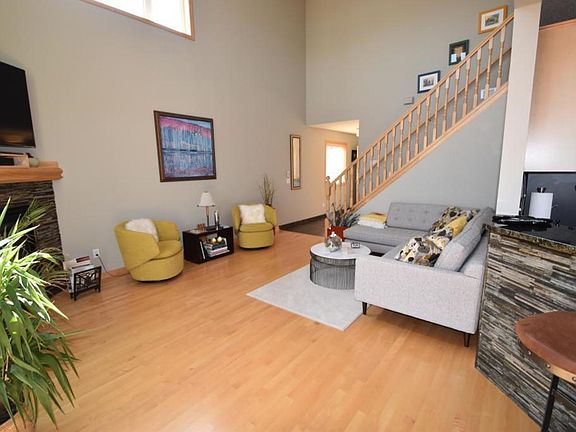 5th image of 15567 Brookside Ln NW