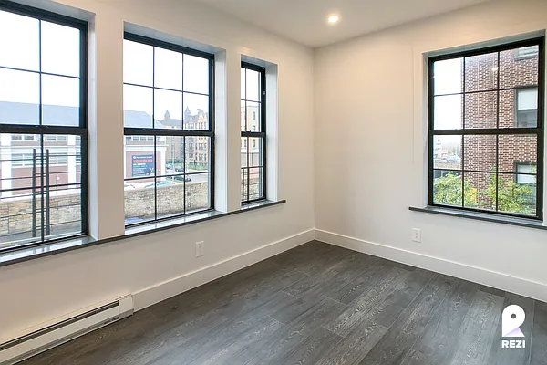 Rented by REZI | media 2