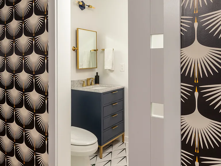 Sunroom full bathroom