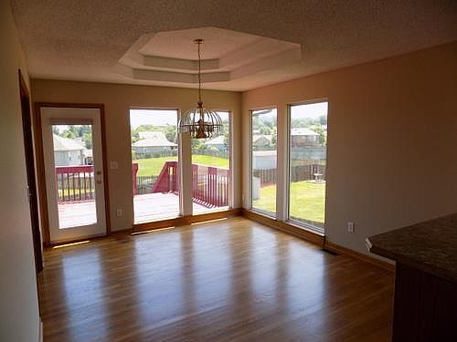 4th image of 609 Whitestone Dr