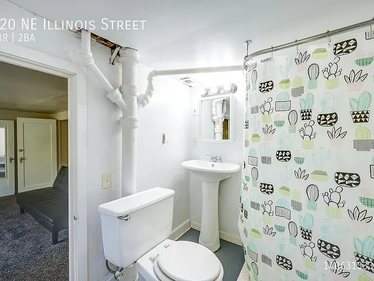 720 NE Illinois St — Photo 17