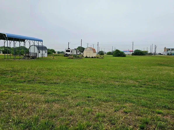 57 Sea Turtle Ln, Palacios, TX 77465