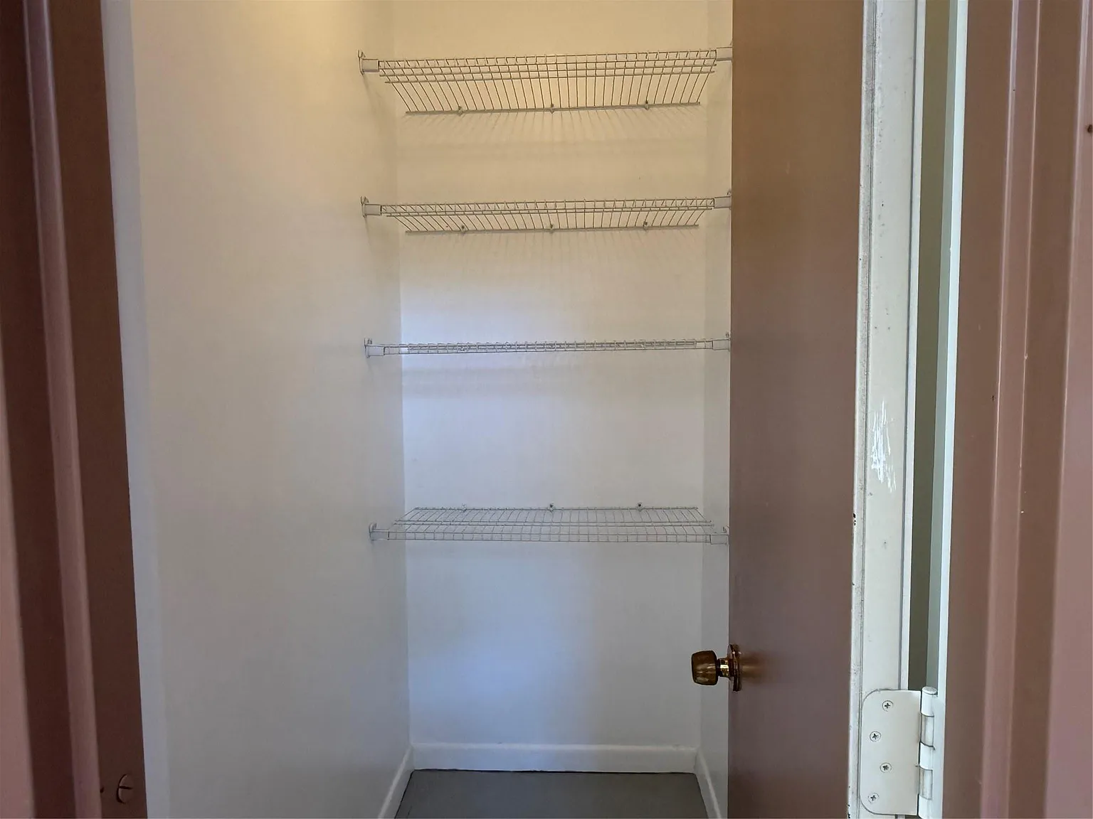 3 bed, 2.0 bath, 1120 sqft, $2,550 — Photo 2