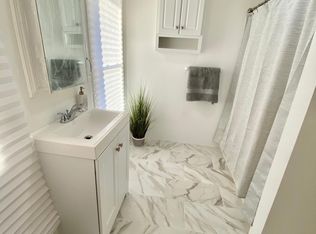 10 106th St #2, Troy, NY 12182