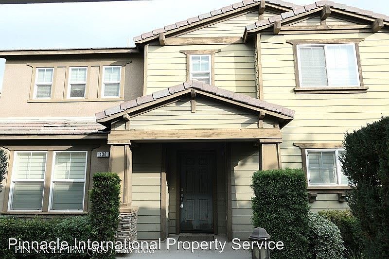 1st image of 438 N Placer Privado