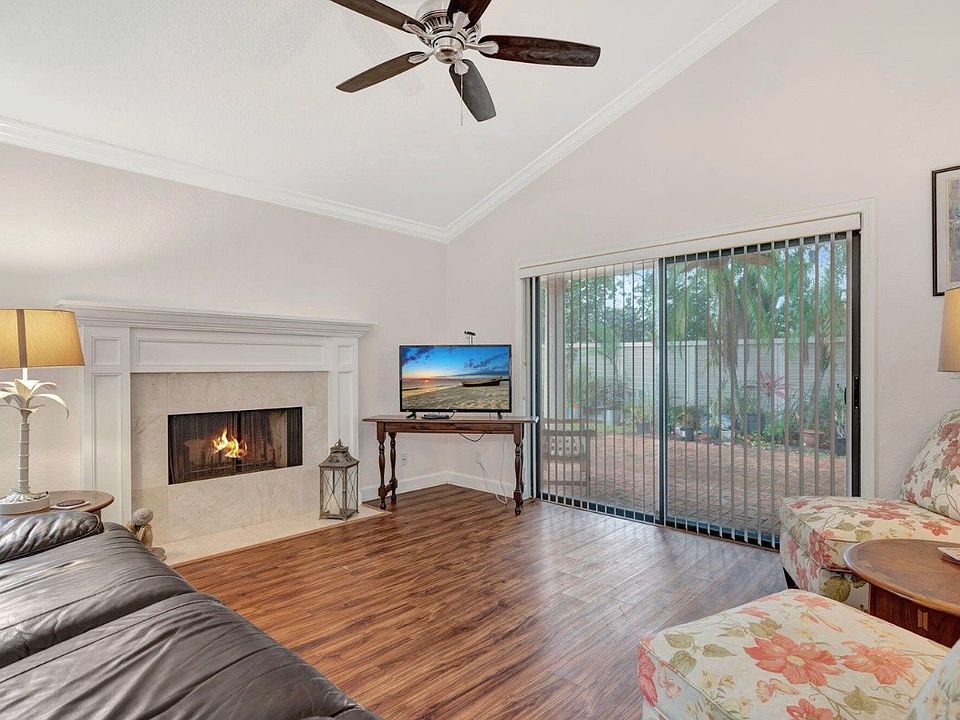 1st image of 12 Ironwood Way N