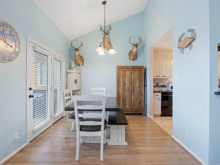 1114 Tiki Dr — Photo 18