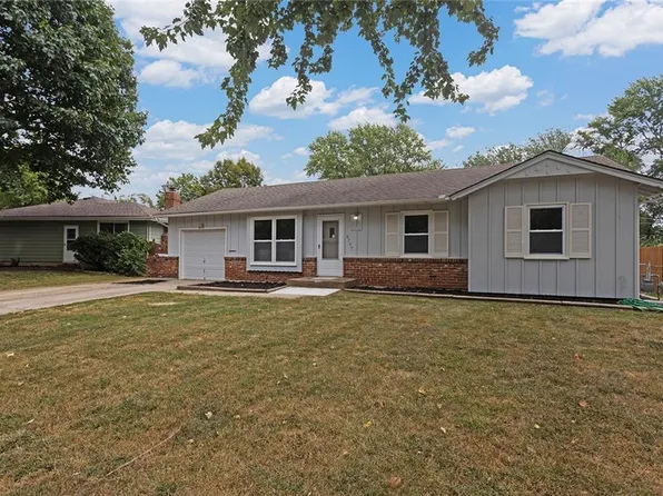 6707 Stearns St, Shawnee, KS 66203