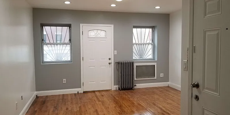 Rented by City Express Realty & Management Corp | media 29