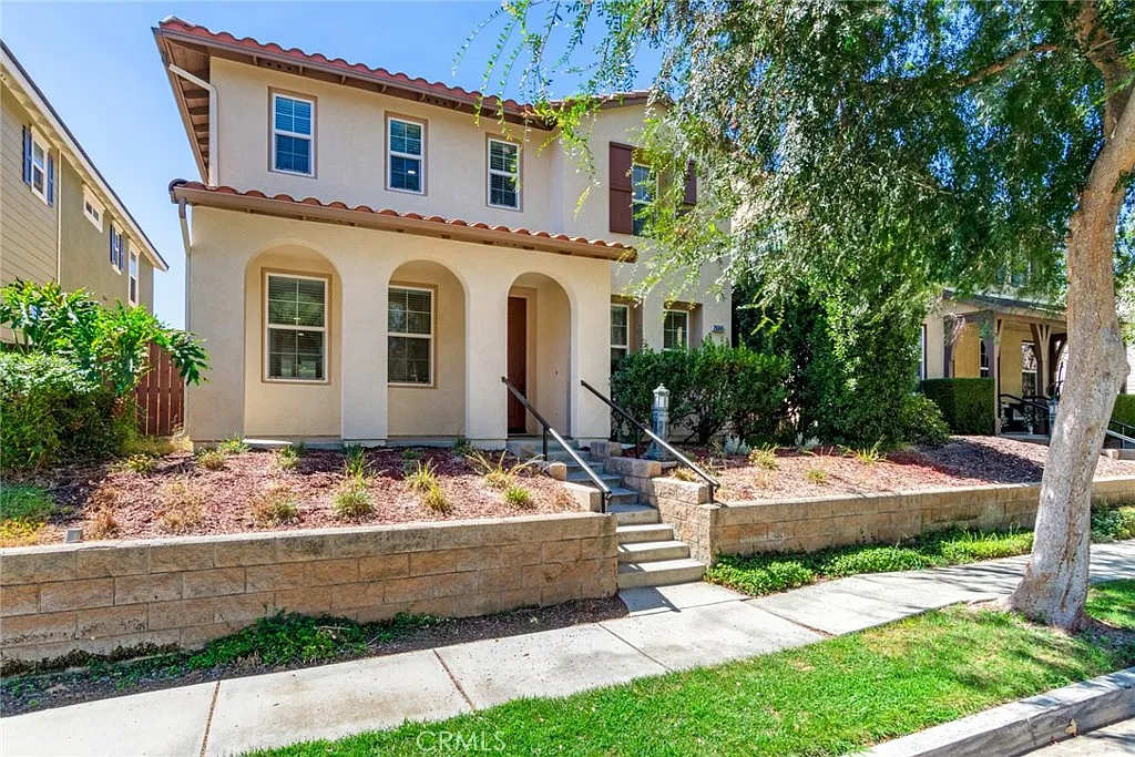 4 bed, 3.5 bath, 2557 sqft, $3,800 — Photo 1