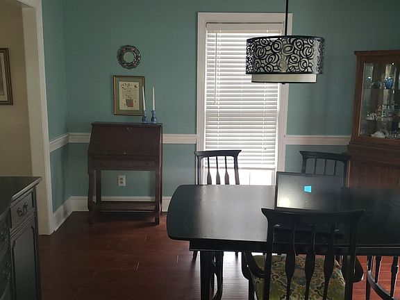 Dinning room or office.