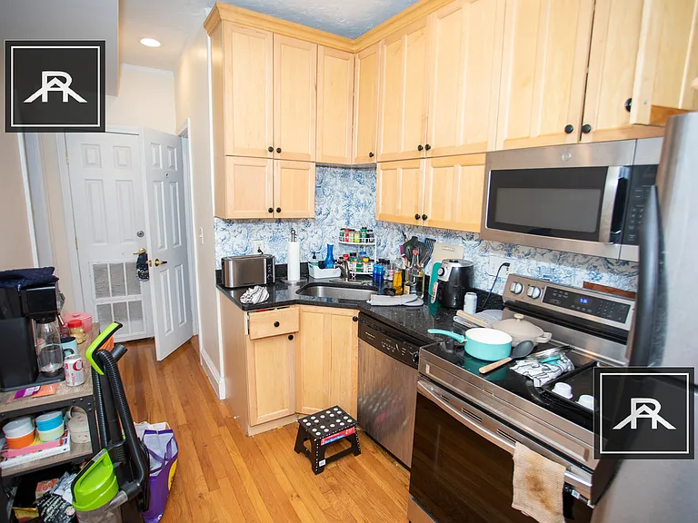 73 Thatcher St #303A — Photo 3