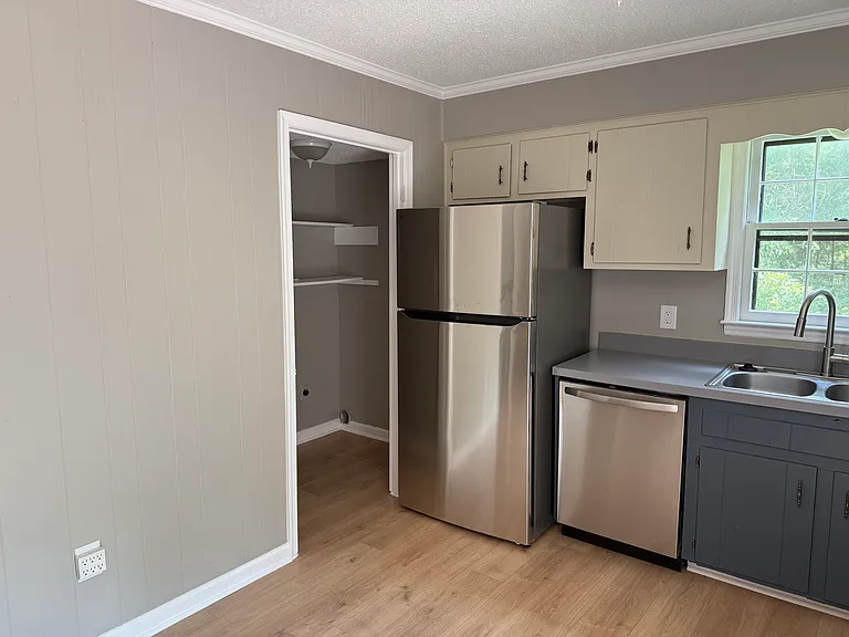 1405 Harth Dr #A — Photo 2