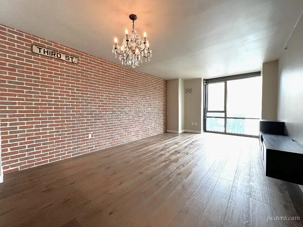 1-Bed Condo, Full-Service Amenity Building+Parking — Photo 4