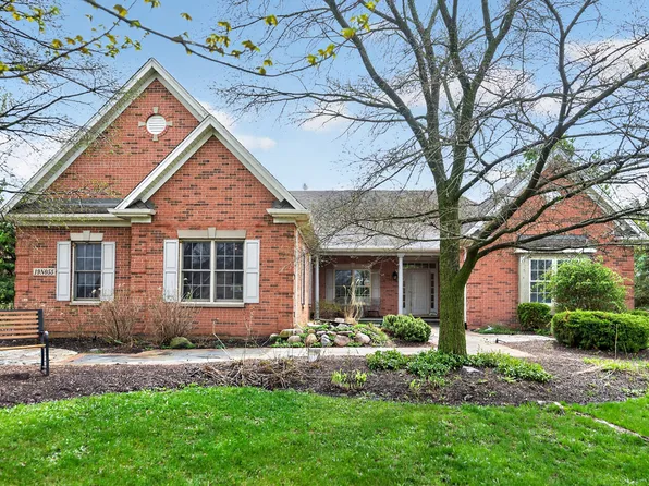 19N055 W Woodview Pkwy, Hampshire, IL 60140