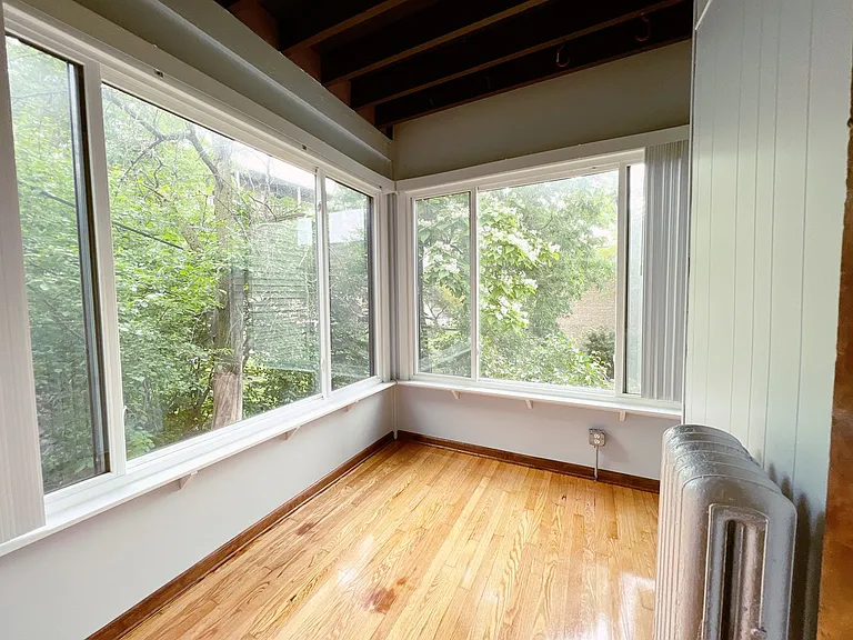 815 W Belle Plaine Ave #1R — Photo 7
