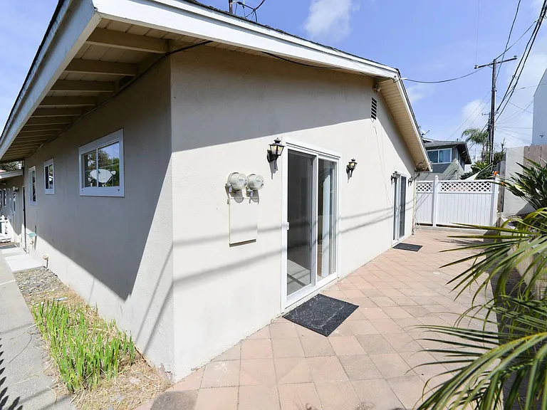 219 W Avenida Palizada — Photo 22