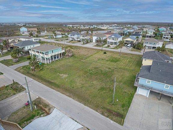 2nd image of 980 Bahama Dr