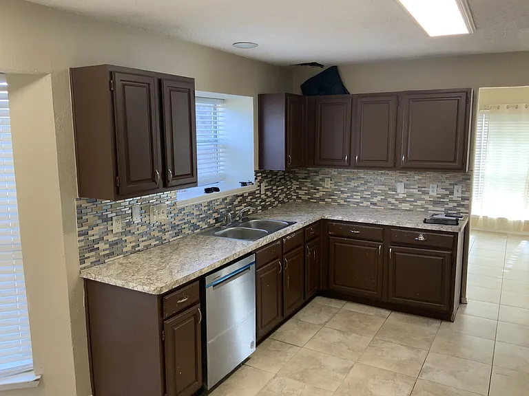 705 Little Fox Ln — Photo 54